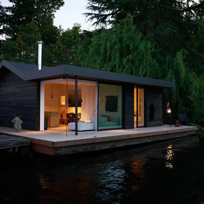 Floating home by Studio DIAA