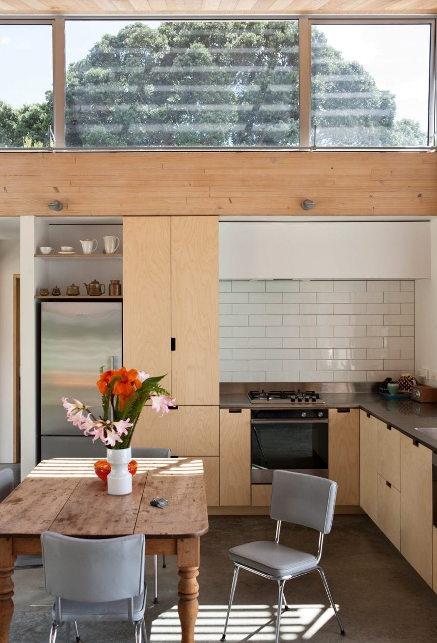 l-shaped kitchen by vaughn mcquarrie