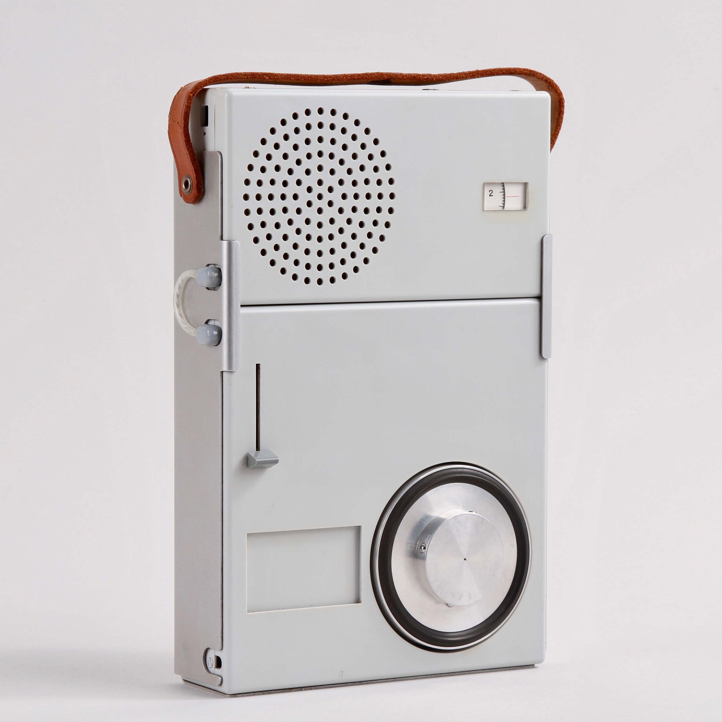 A grey Braun TP1 radio