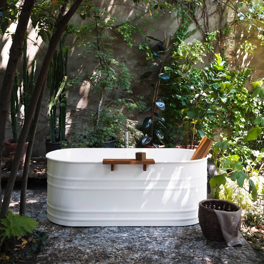 Vieques Outdoor bathtub by Patricia Urquiola for Agape