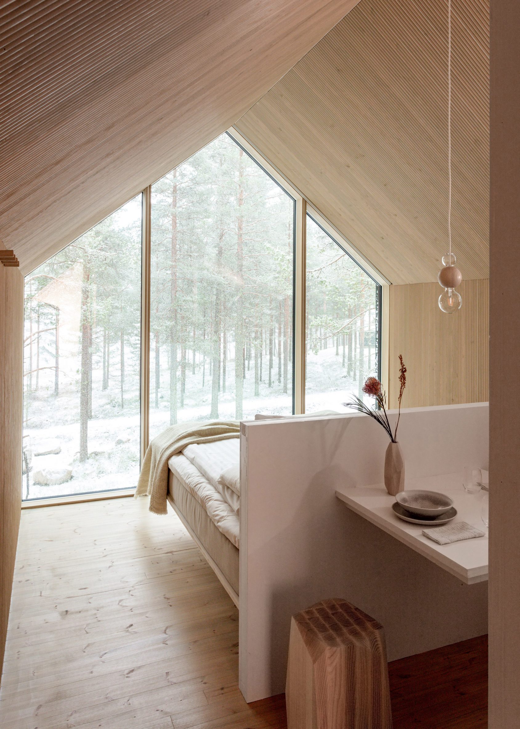 Gable ended bedroom by studio puisto