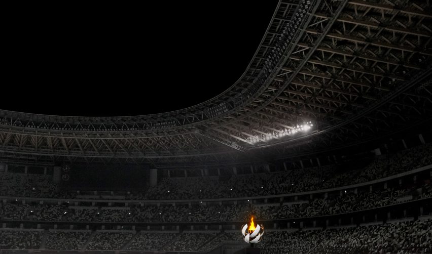 Stadion Olimpiade dengan api Olimpiade
