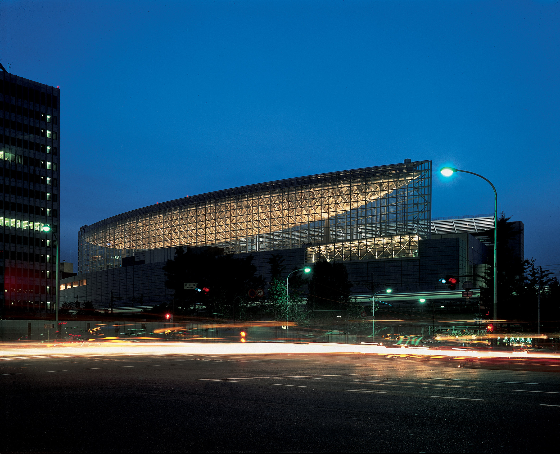 Tokyo International Forum by Rafael Viñoly Architects