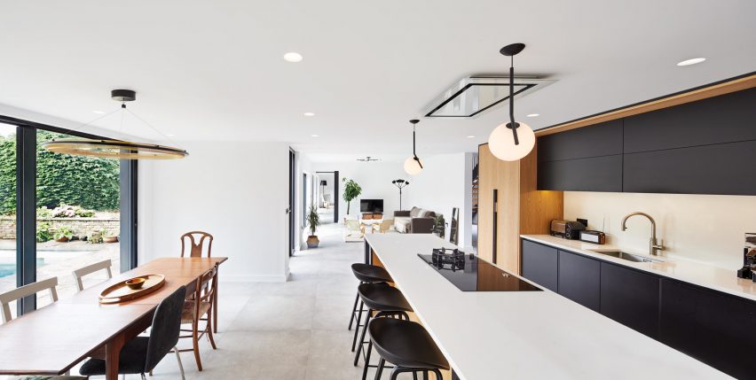 An open-plan kitchen and dining room