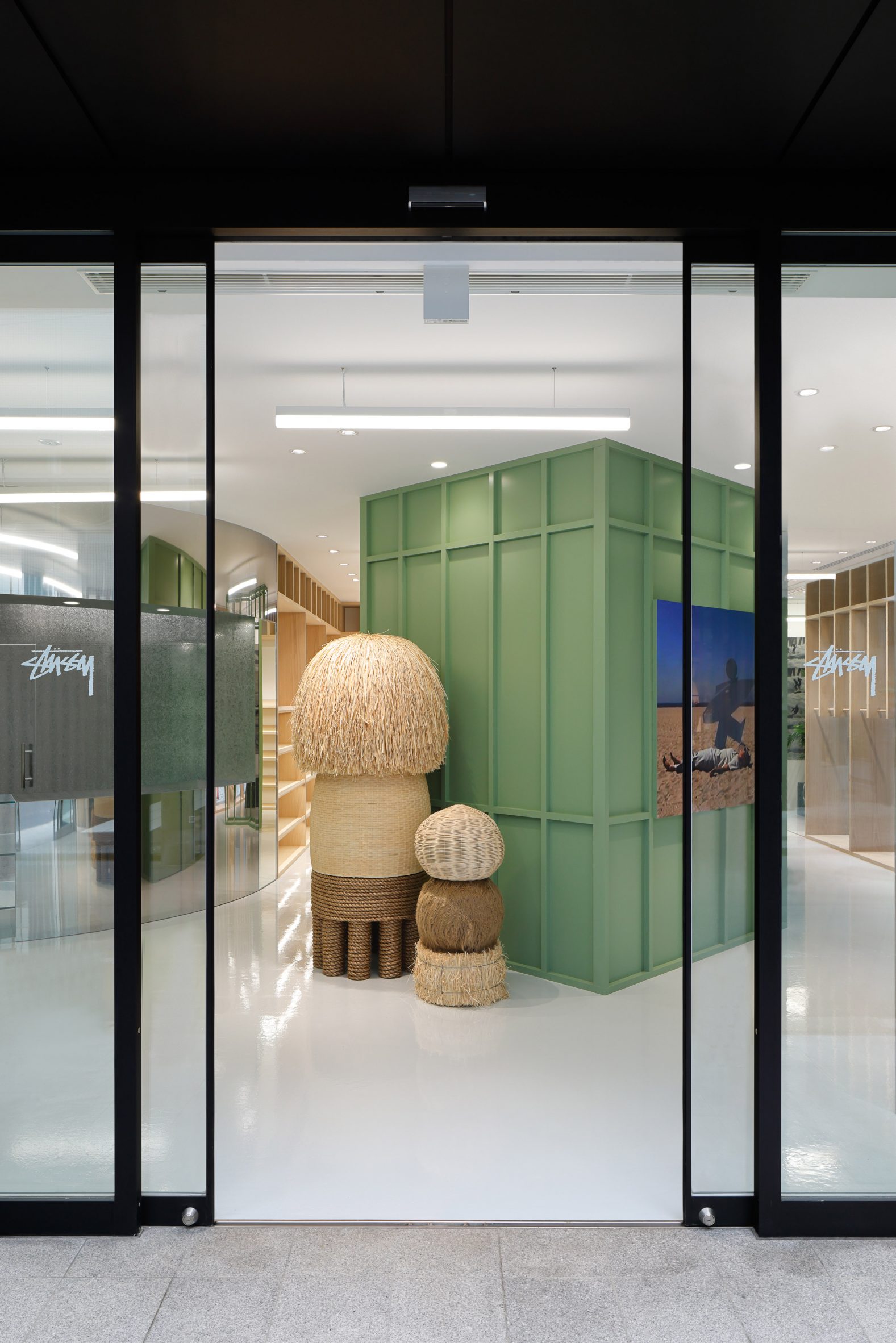 Entrance to retail interior by Perron-Roettinger