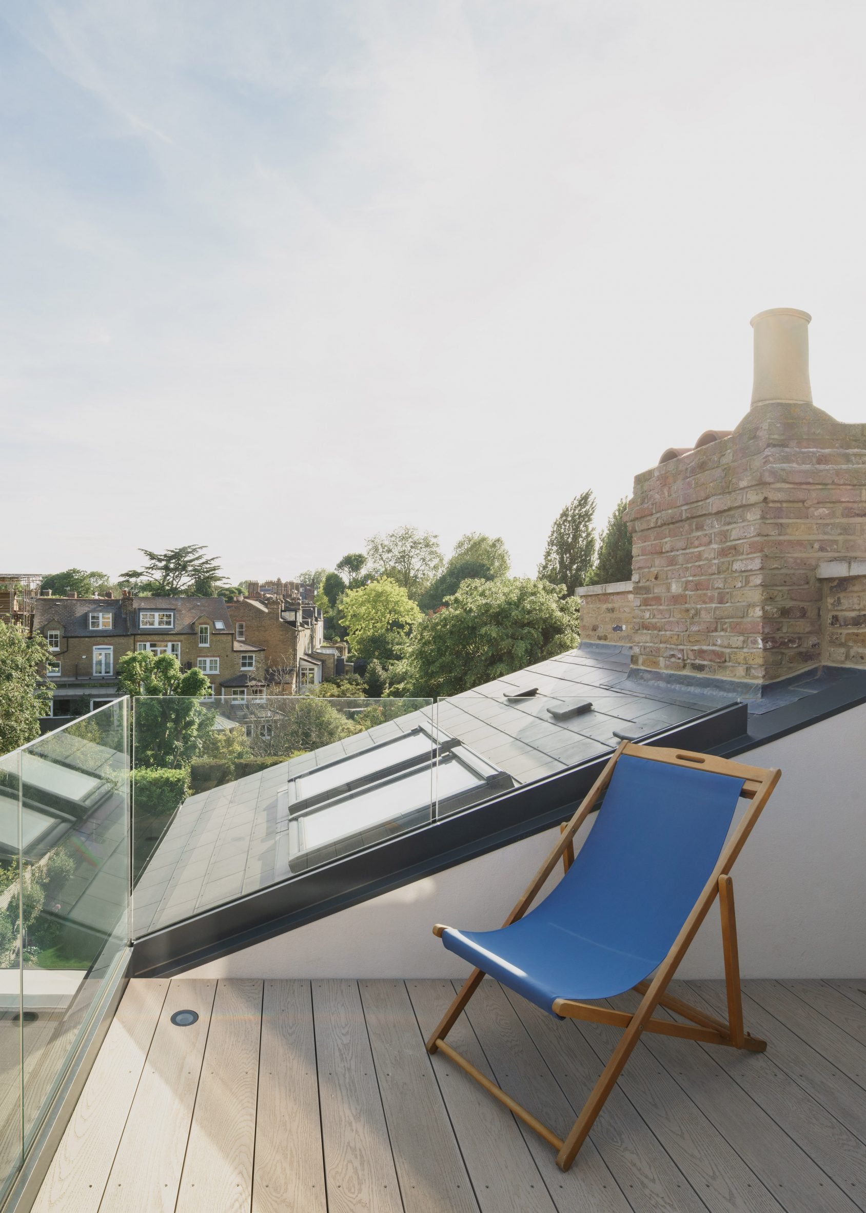 Roof terrace, T-House by Will Gamble Architects