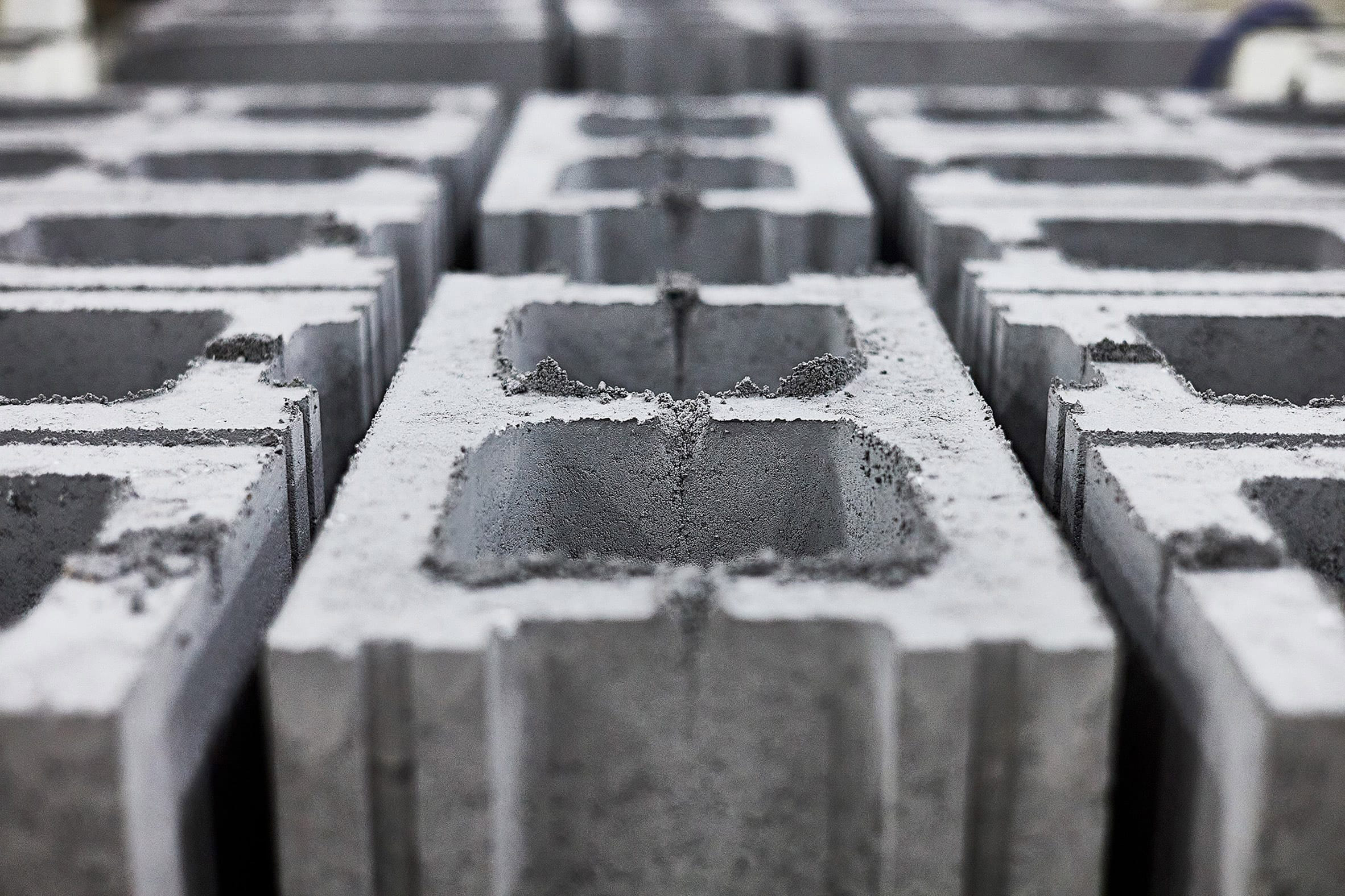 Carbon storing concrete bricks