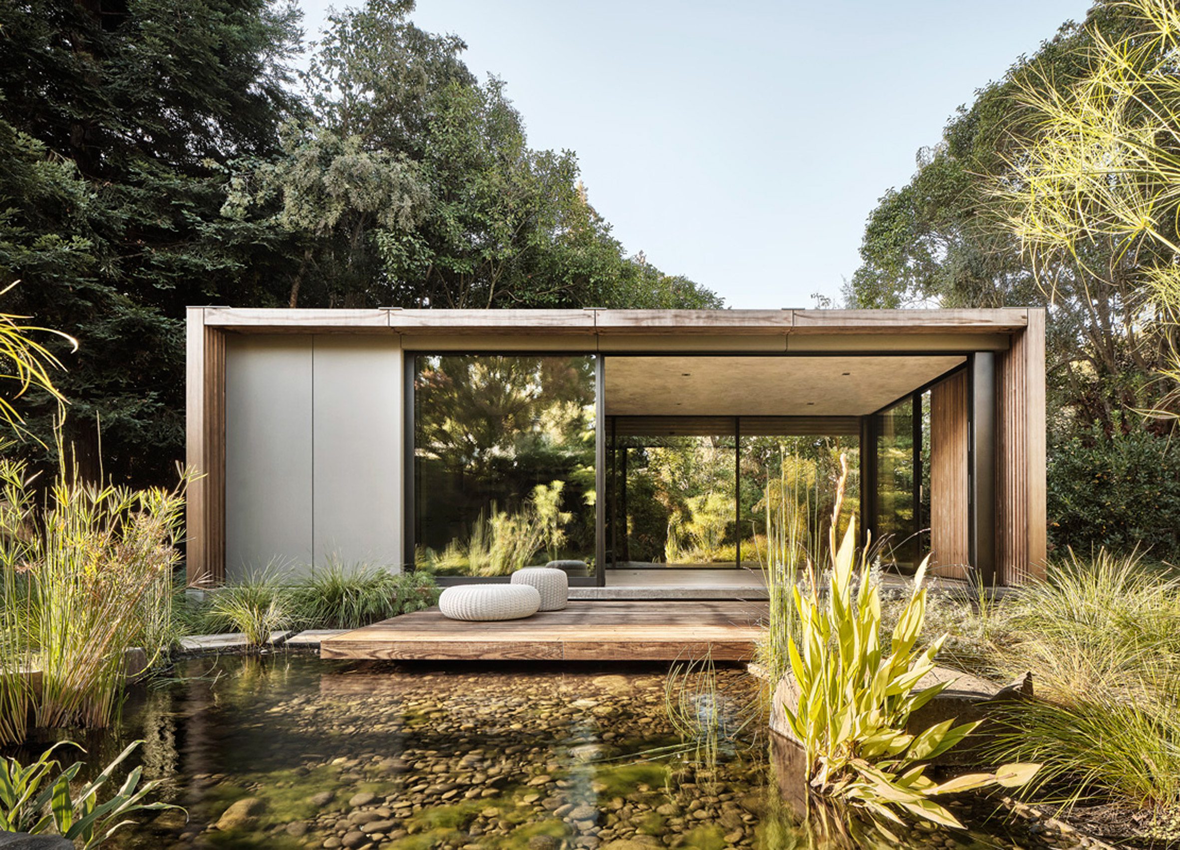 A pavilion by Feldman Architecture surrounded by greenery