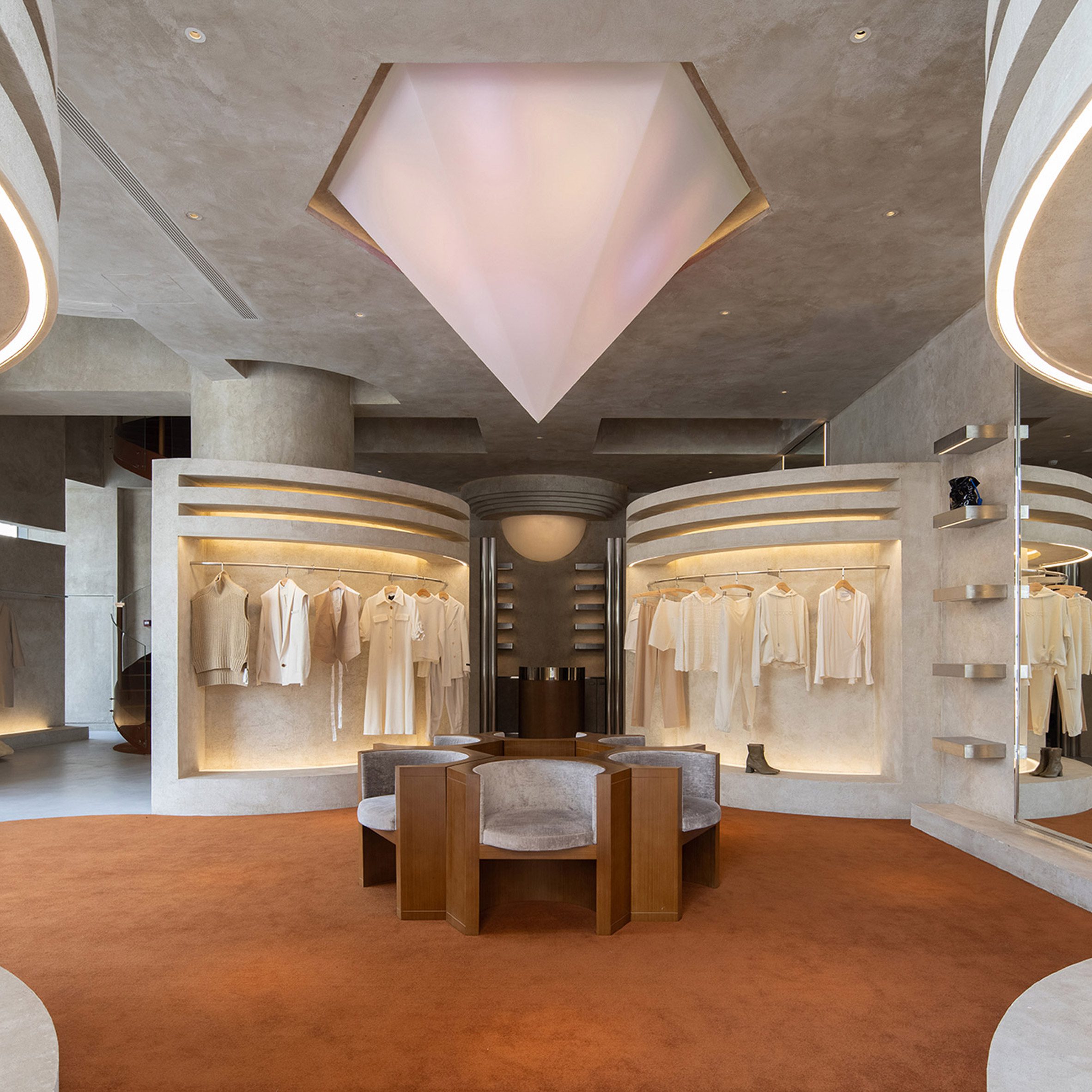 LOUIS VUITTON - The Changing Room