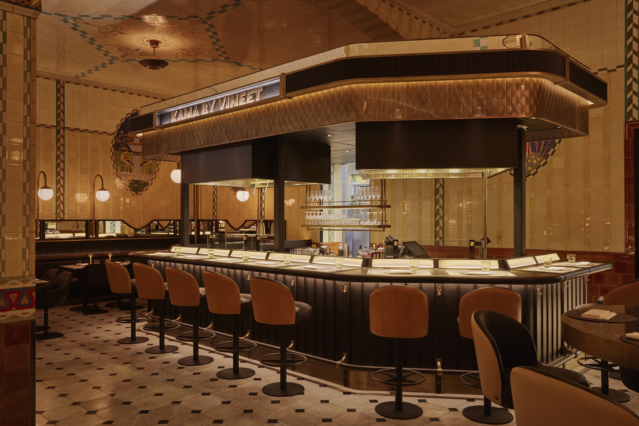 Harrods Dining Hall bar by Lighting Design International