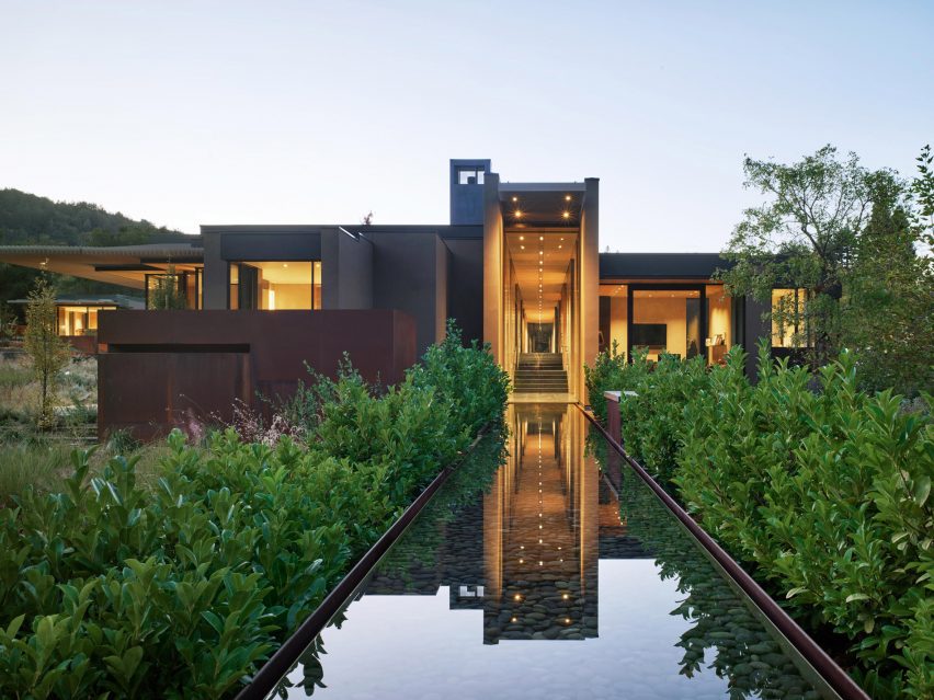 Reflecting pools in the residence