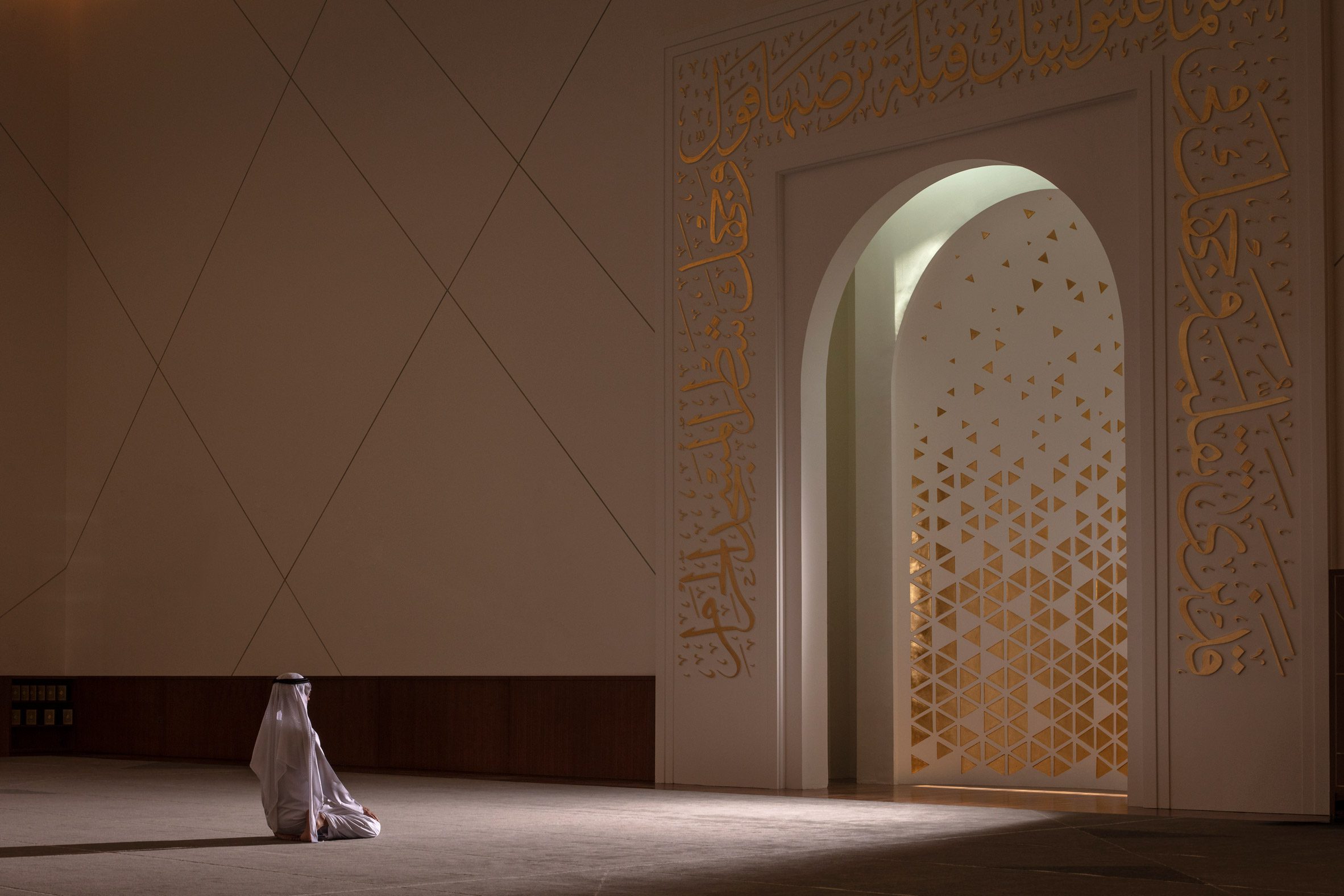 Main prayer room in Dubai mosque