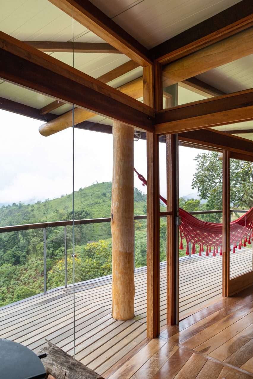 Gui Paoliello Morro Cavado House Brazil Balcony Wooden Walkway