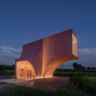 The exterior of Peach Hut by Atelier Xi