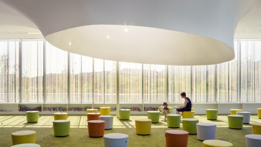 Woman and child, Springdale Library, Brampton Canada, RDHA Architects by Nic Lehoux