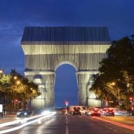 L'Arc de Triomphe Wrapped at night