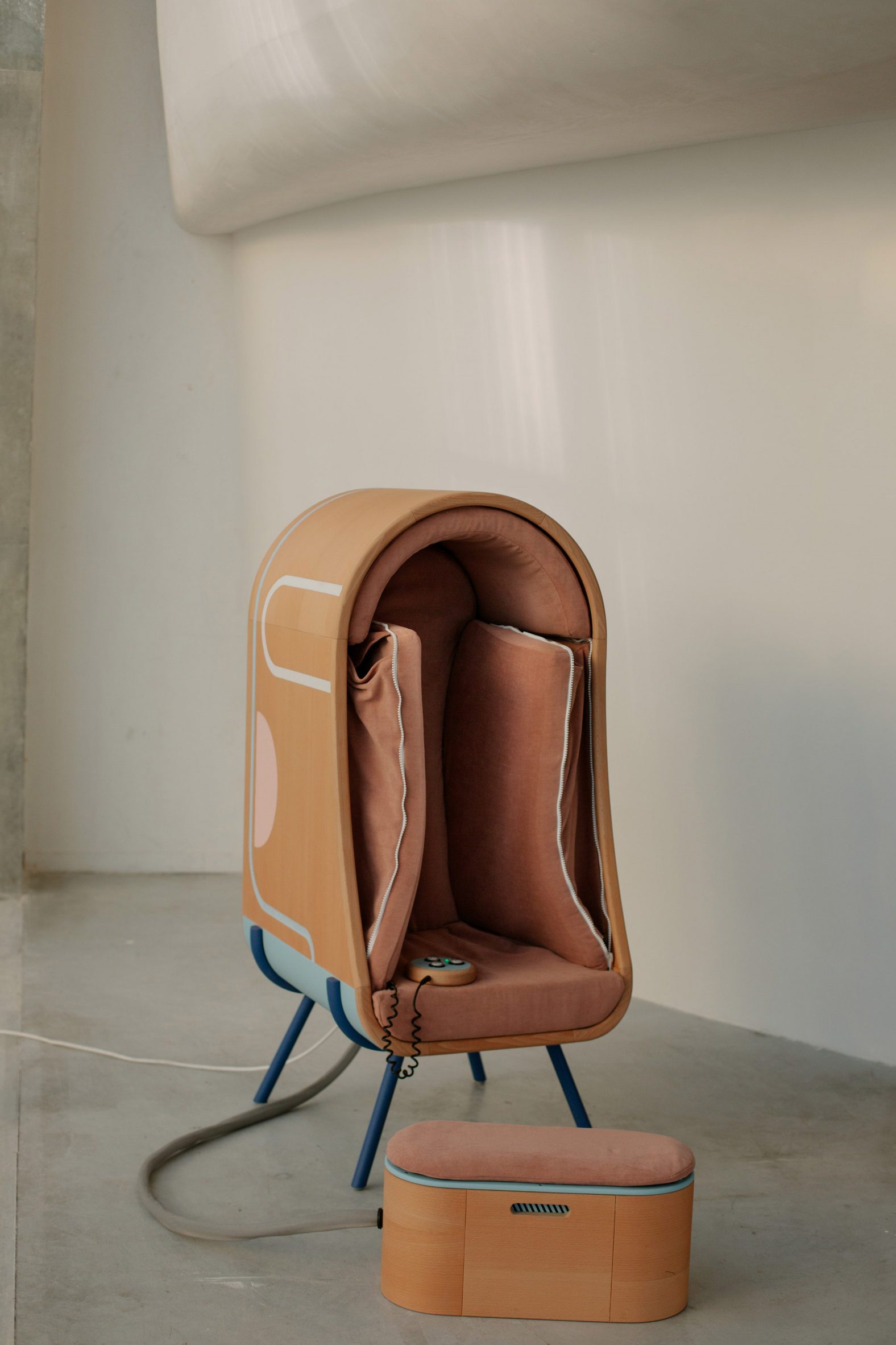 Inflating OTO Chair Is Designed To Hug And Comfort People With