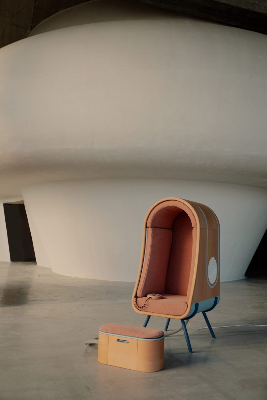Oto hugging chair and footrest for people with autism 