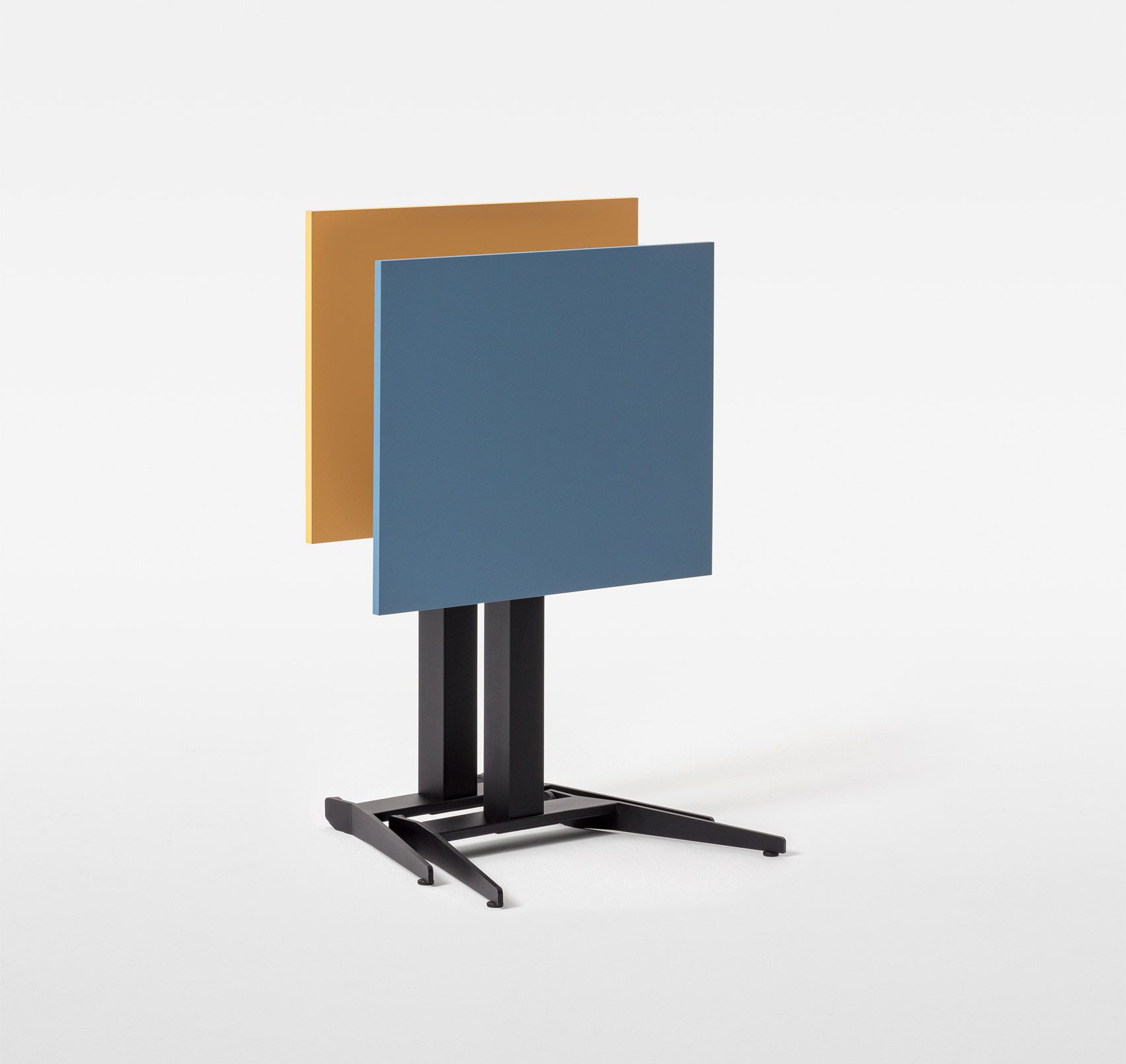 A photograph of the height-adjustable Follow Me table by Mara