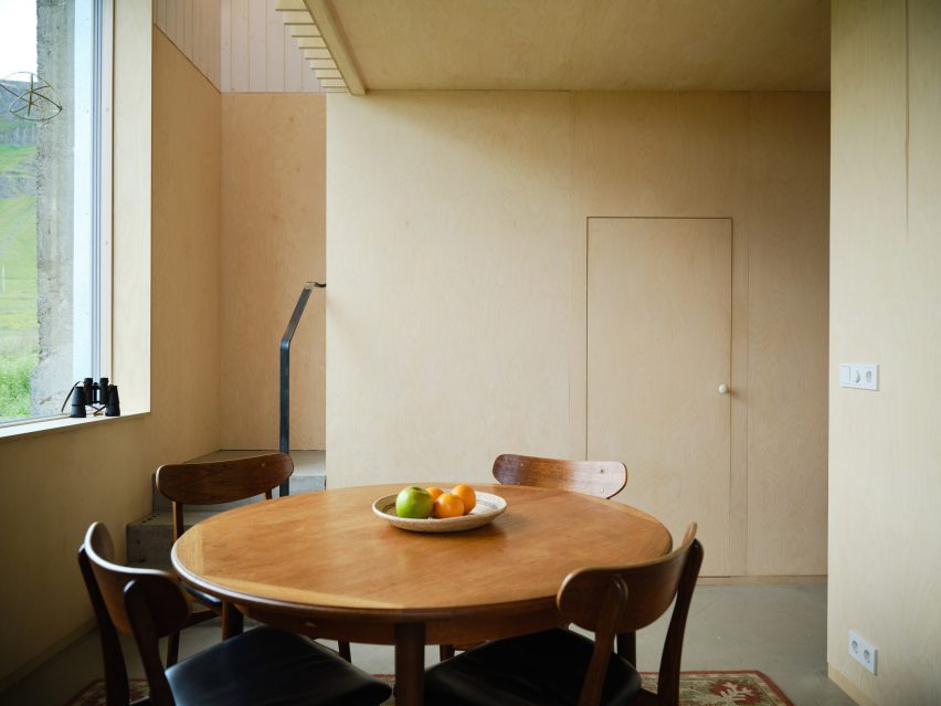 The dining room of an Icelandic holiday home