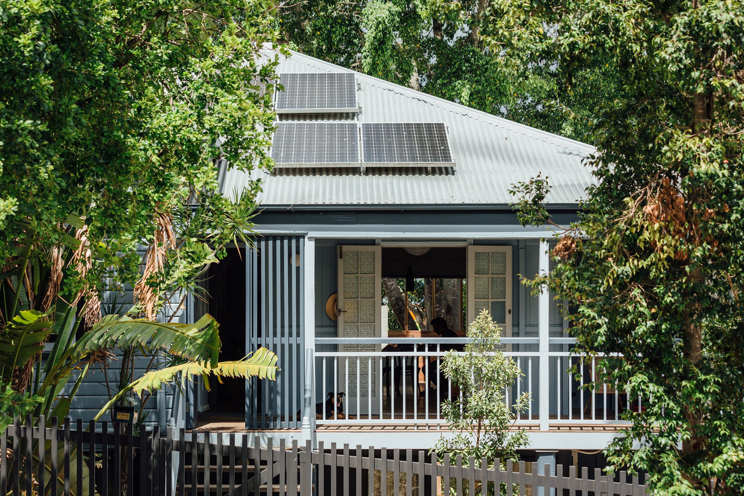 The Queenslander cottage was renovated by Nielsen Jenkins