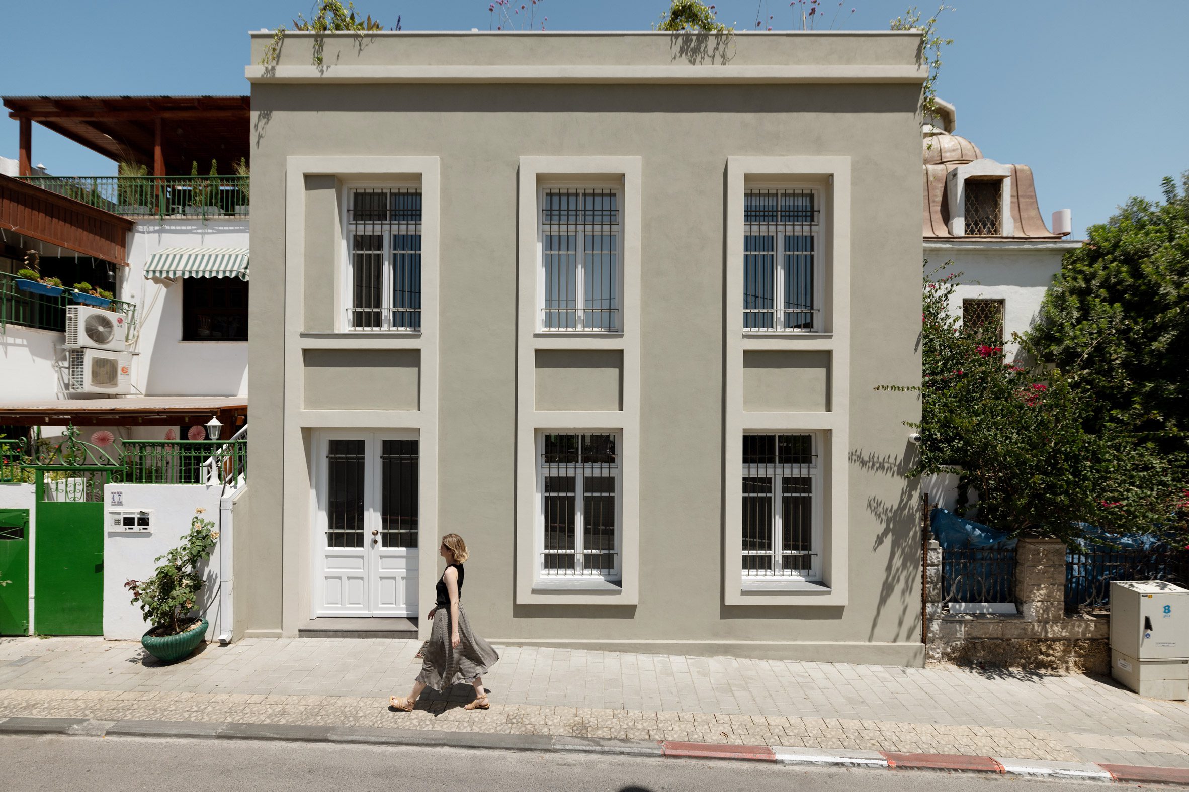 Facade of Neve Tzedek Patio House by Meirav Galan