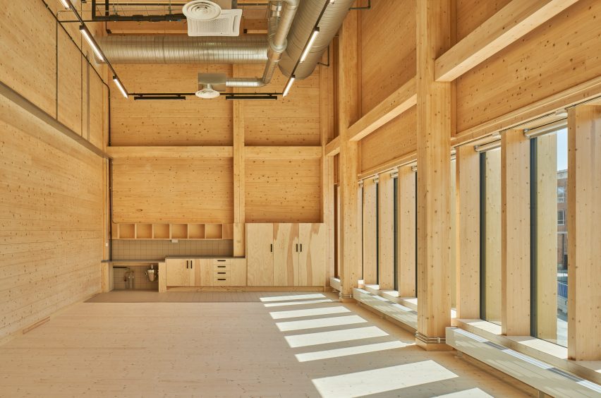 White Arkitekter открывает центр Sara Kulturhus, занимающийся массовым  производством древесины, в Скеллефтео - Decor Design