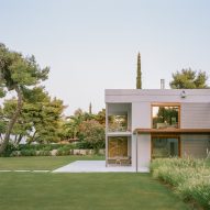Greek villa by Neiheiser Argyros