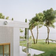 Greek villa by Neiheiser Argyros