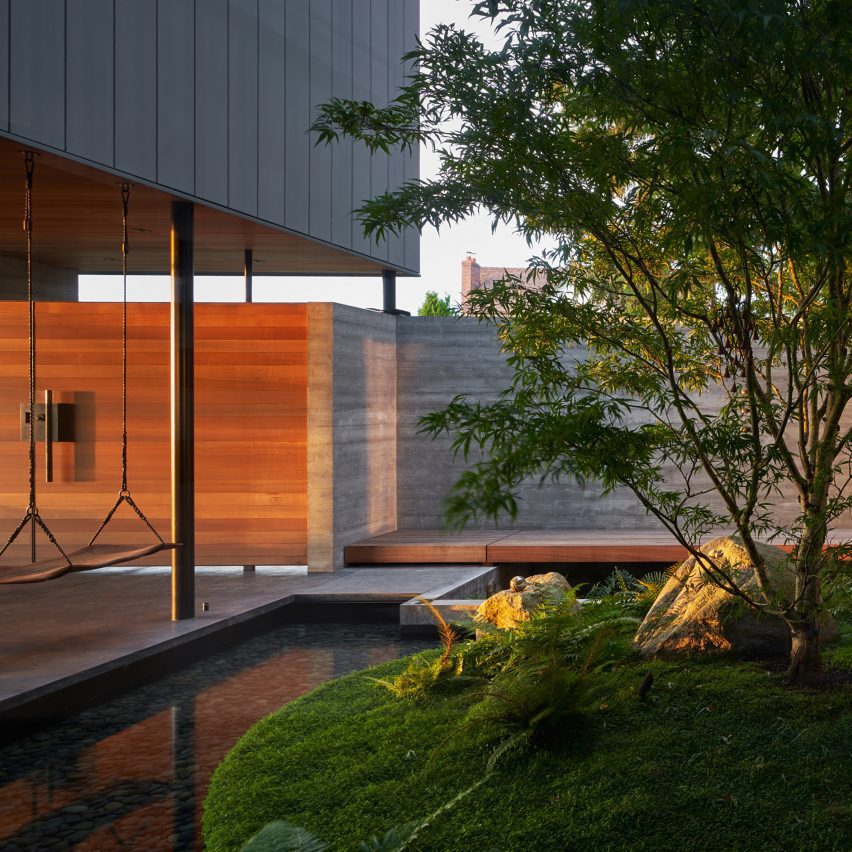 Verdant courtyard occupies centre of Seattle home by Chadbourne + Doss