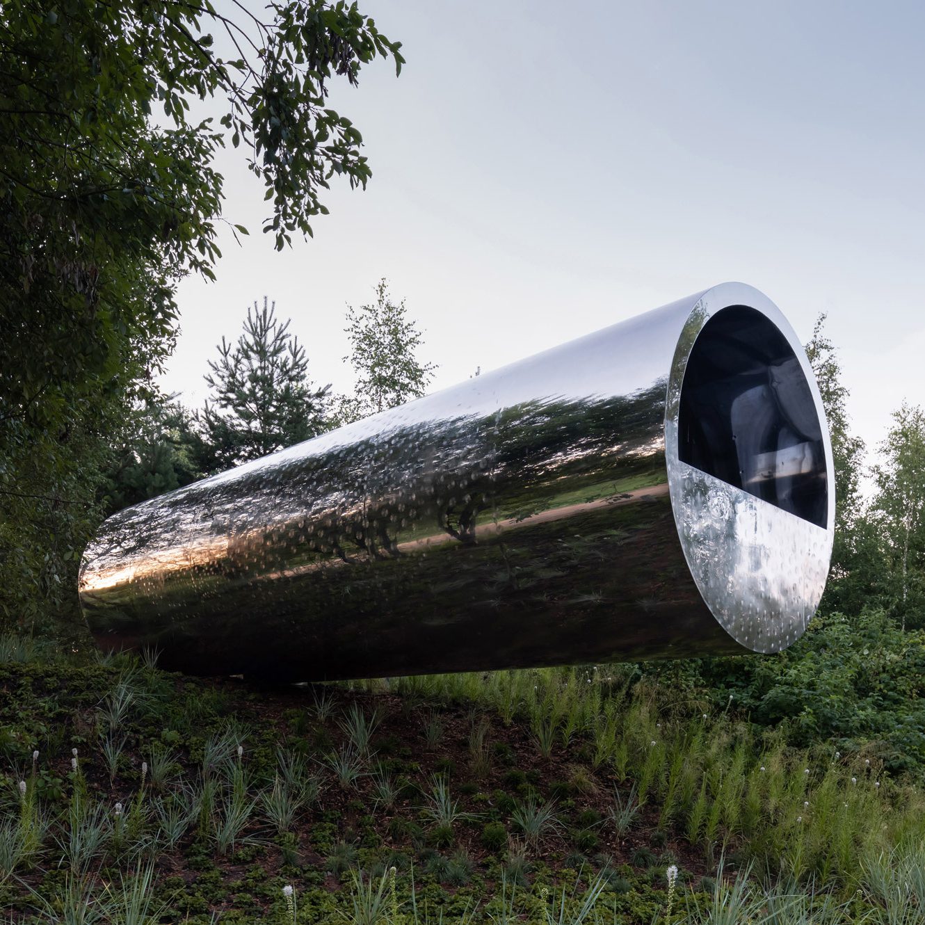A tubular holiday home in Russia 