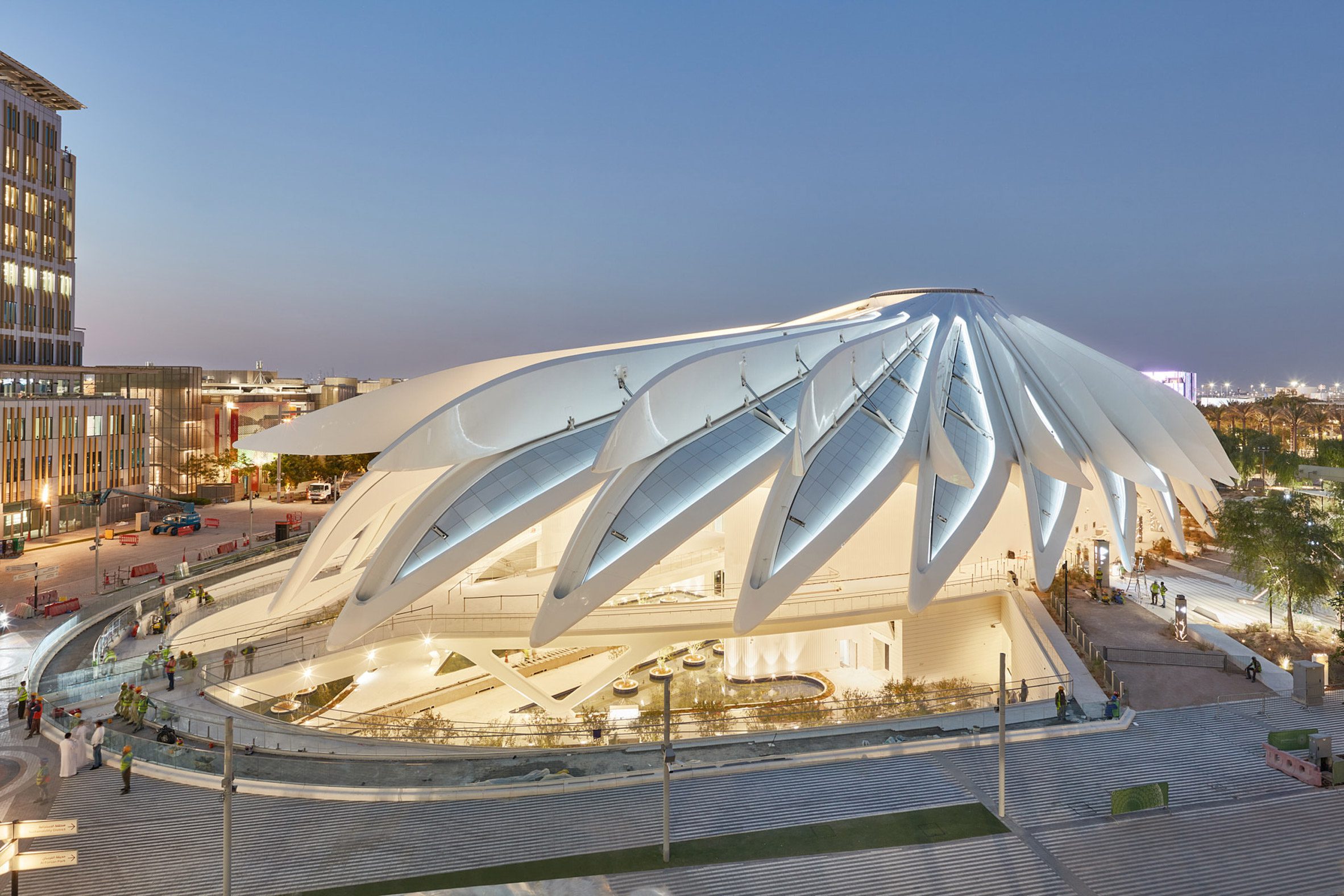 Opening roof on UAE Pavilion at Dubai Expo