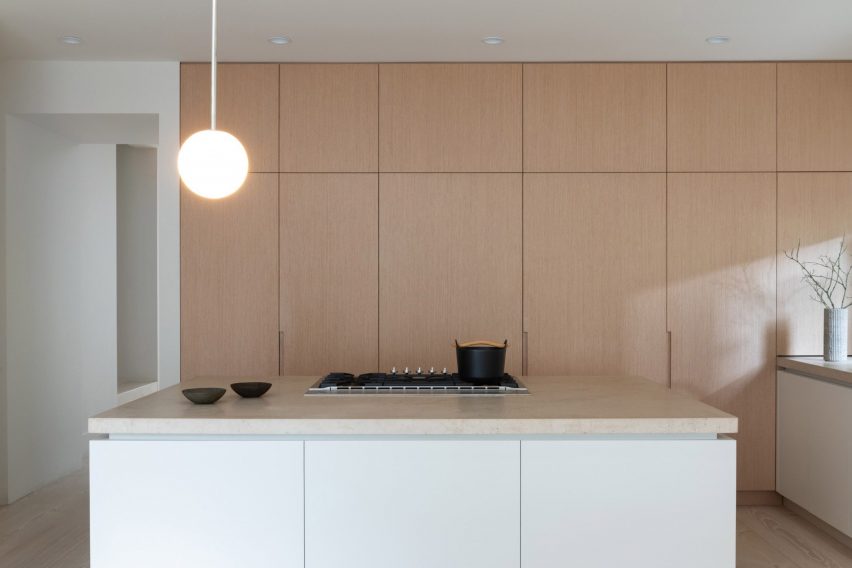 Clean lines in the kitchen