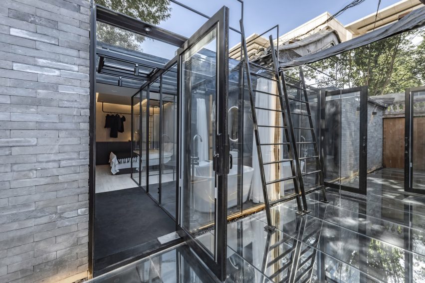 Arsitek DAGA menambahkan halaman cermin ke rumah hutong tradisional | Harga Kusen Aluminium