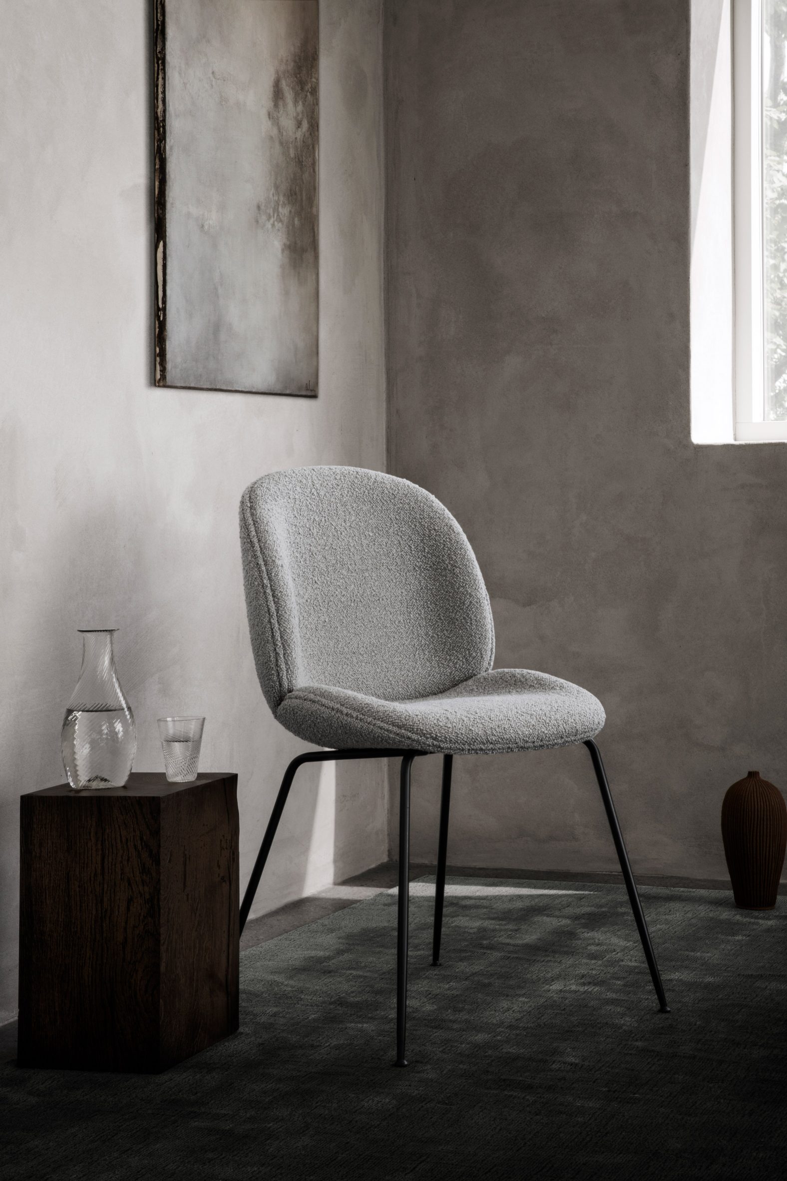 Beetle dining chair in Grey