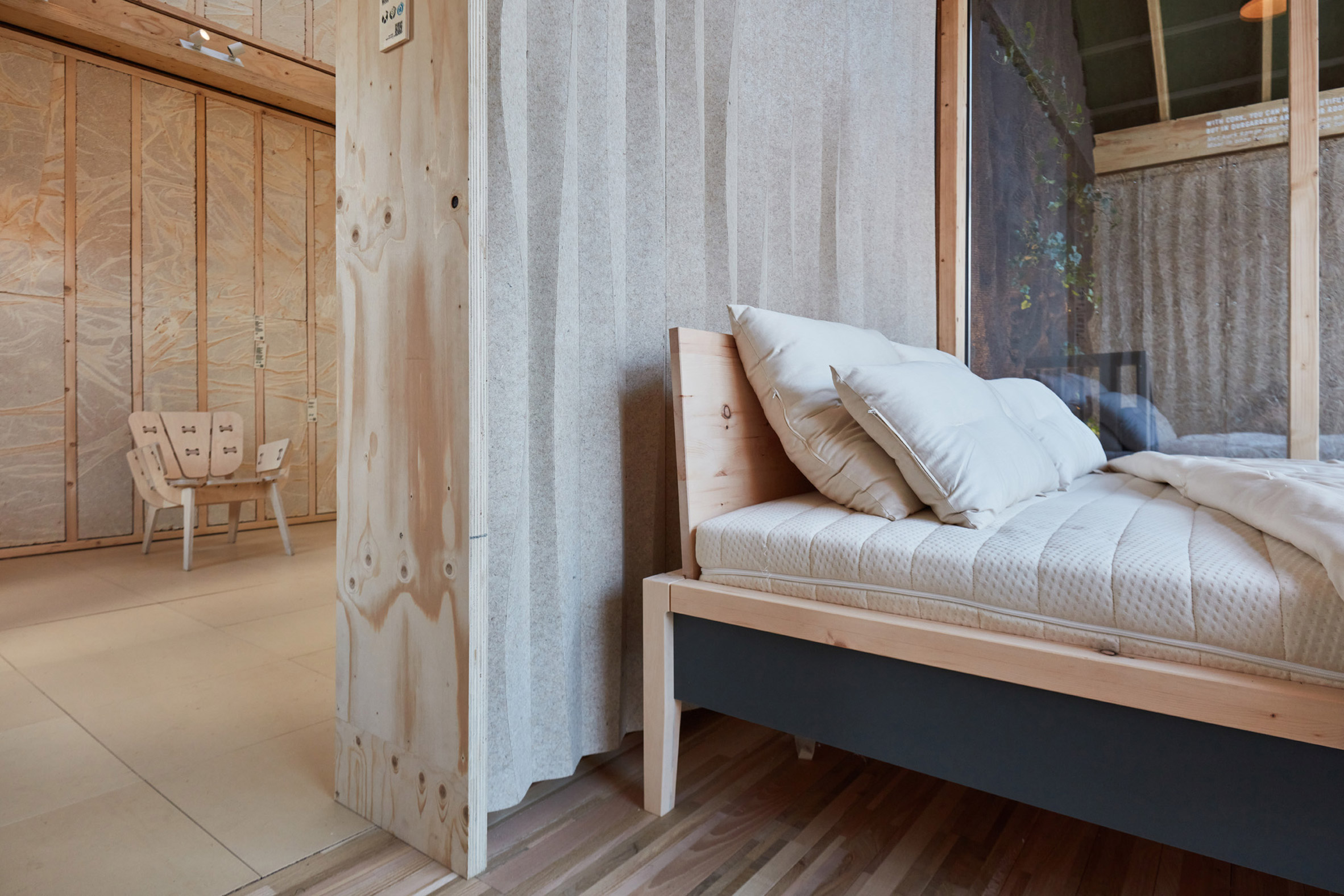 Bedroom in biomaterials house by Biobased Creations