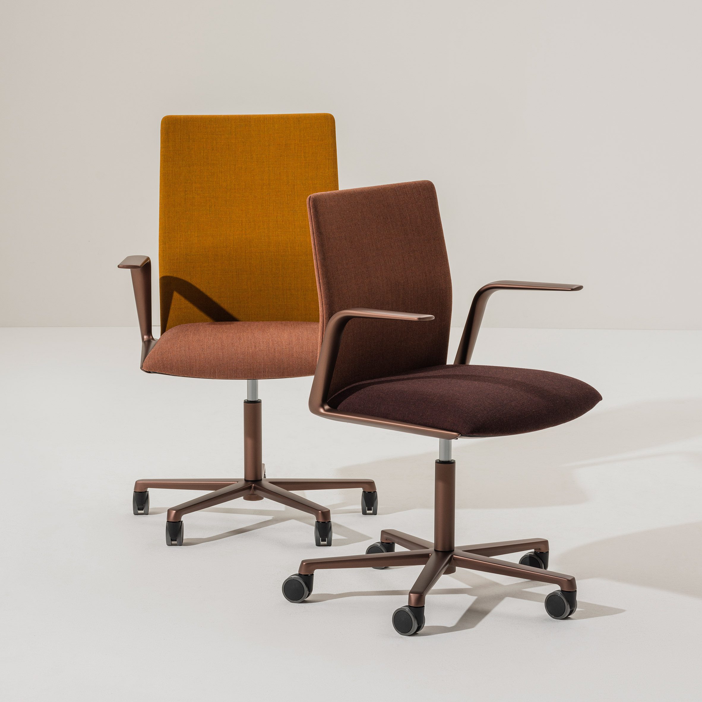 Kinesit Met chair by Lievore Altherr Molina for Arper