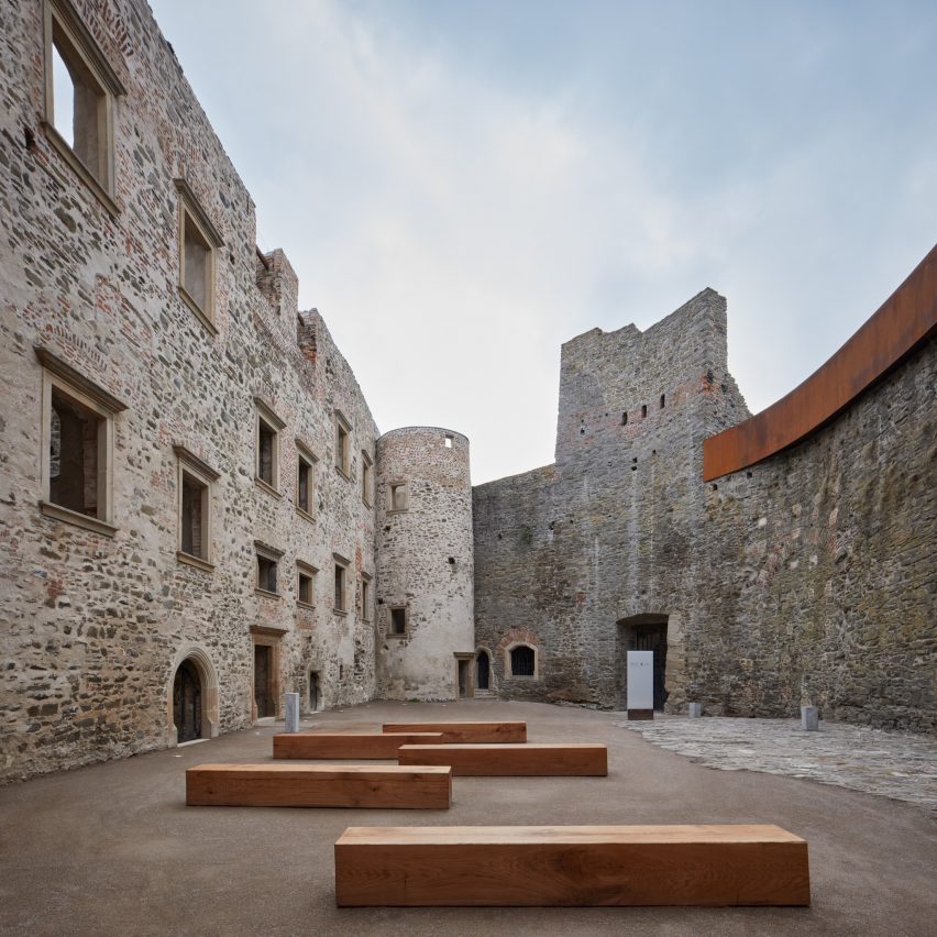 Rekonstruksi Istana Kastil Helfštýn oleh Atelier-r