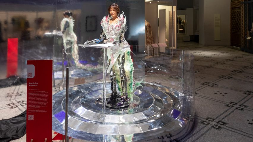 Auroroboros' Biomimicry dress on a female robot
