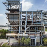 中国钢铁厂改造成聚碳酸酯墙展览中心
