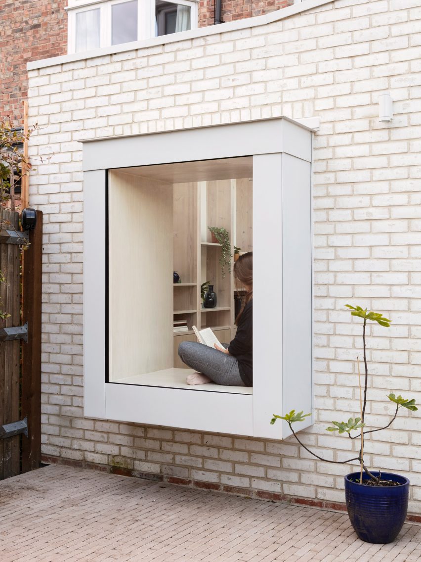 projecting window with a seat