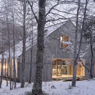 Iragüen Viñuela Arquitectos ski cabin
