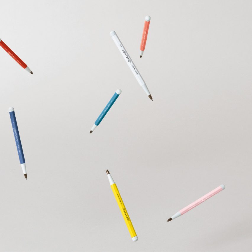 Image of pens in different colours