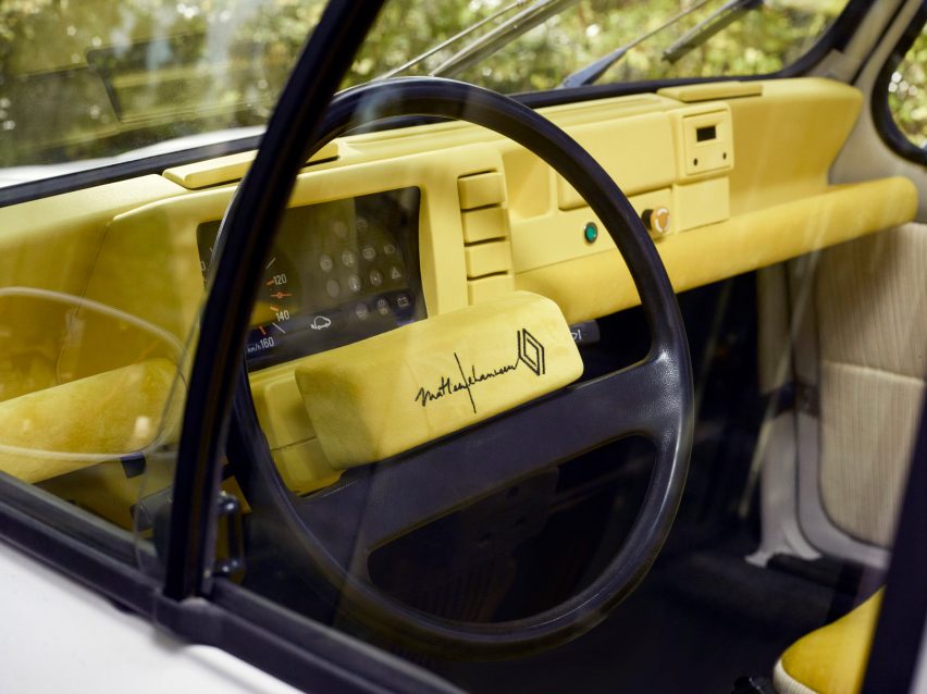 Yellow upholstered dashboard in the Renault Suite No.4