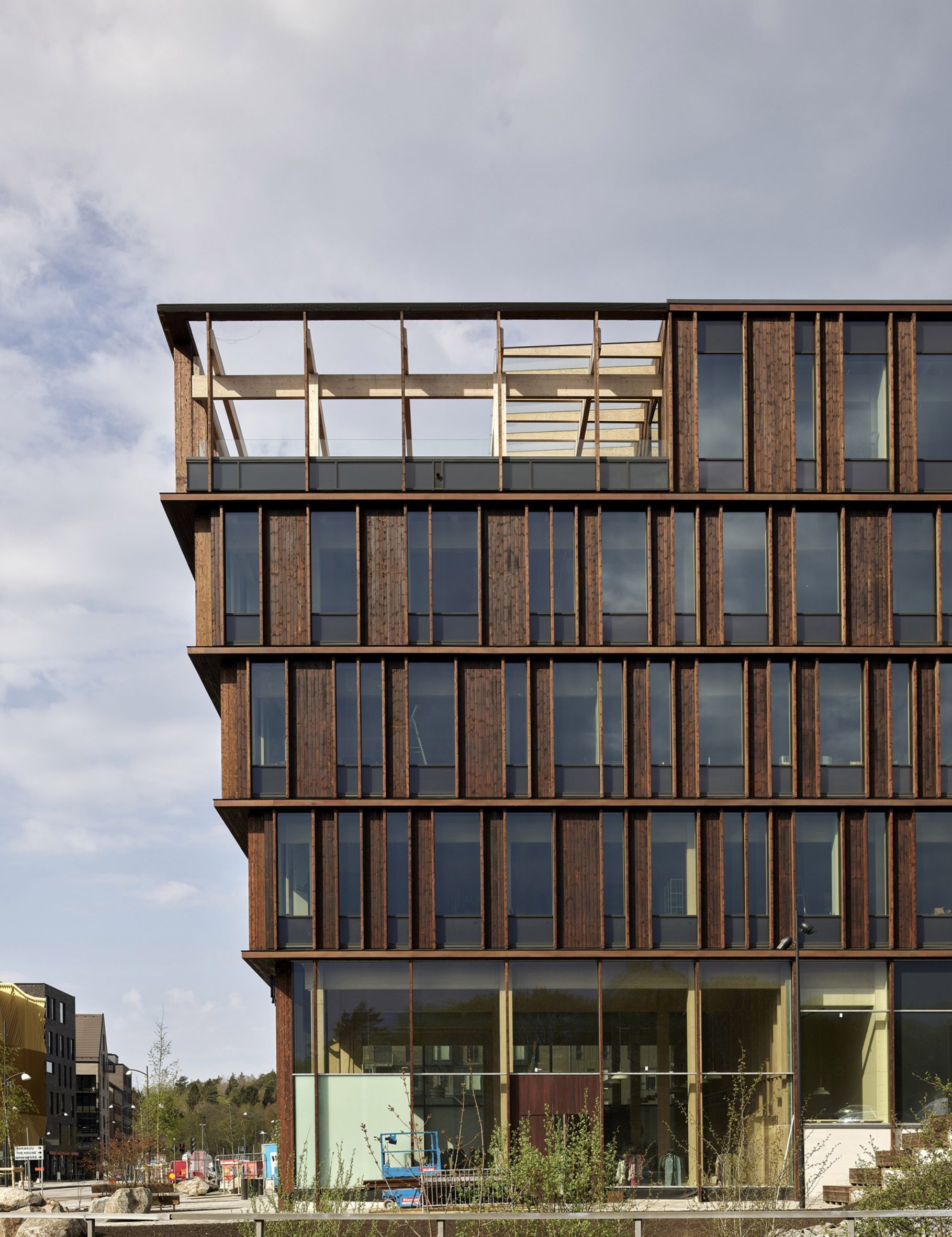 Side view of Nodi wooden office building