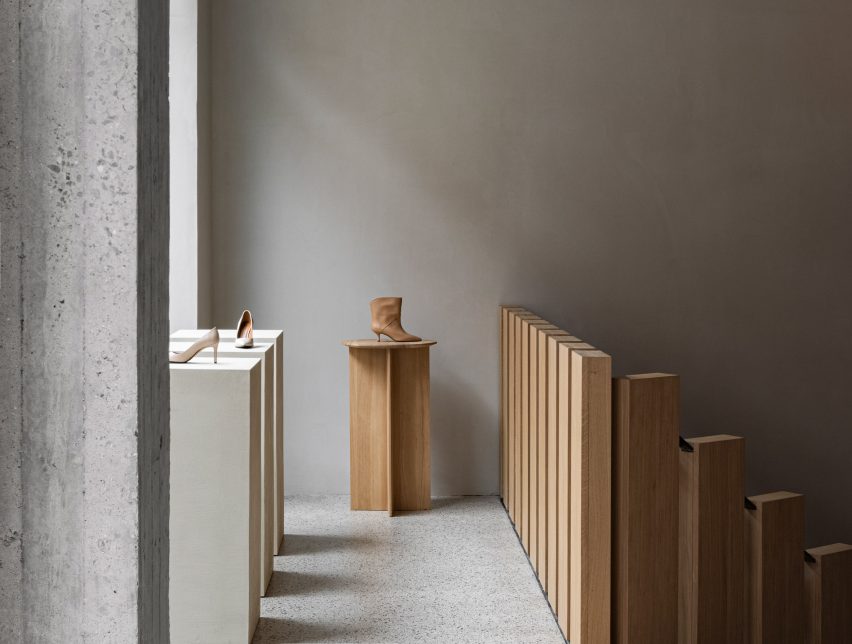 فضای داخلی مینیمالیستی فروشگاه کفش Notabene در کپنهاگ توسط Norm Architects