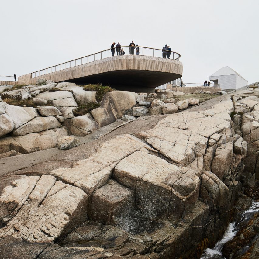 Peggy's Cove viewpoint seen from below