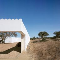 Casa da Volta is a Portuguese holiday home that was designed by Promontorio
