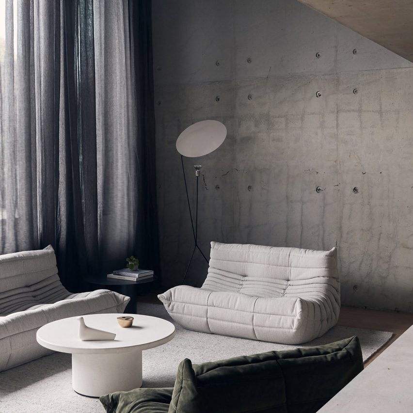 Living room of Roseneath Street apartment by Studio Goss