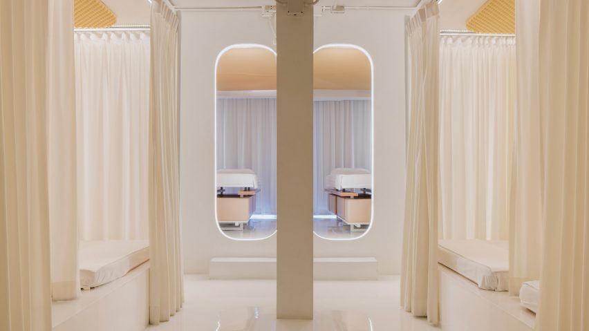 Infinity Spa treatment room by Space Popular